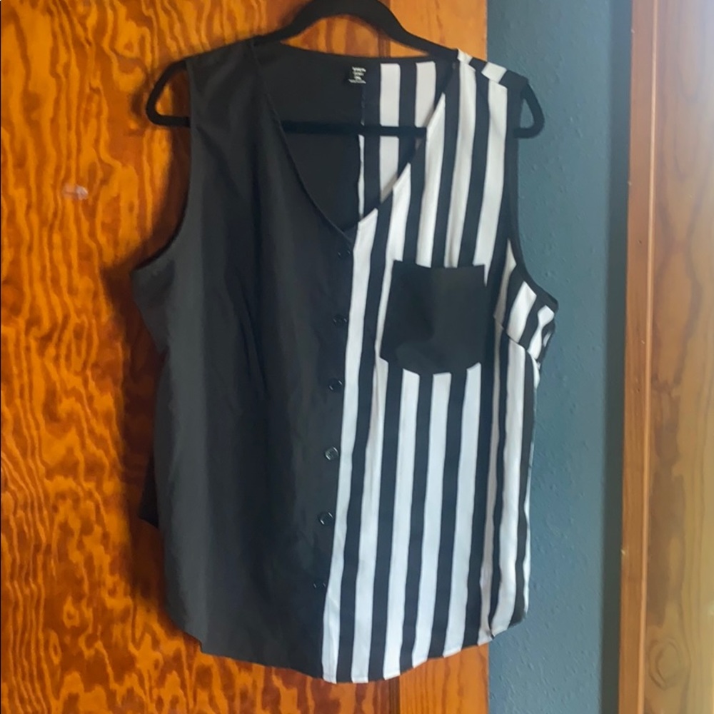 Black/white striped tank